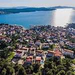 Nora * Trogir
