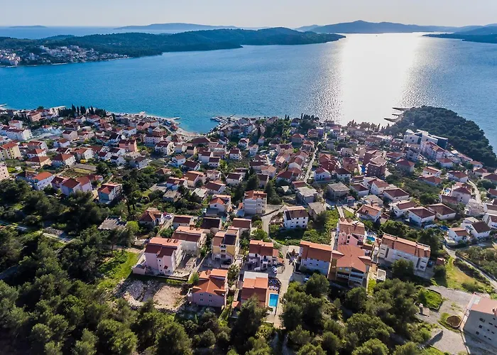 Nora * Trogir